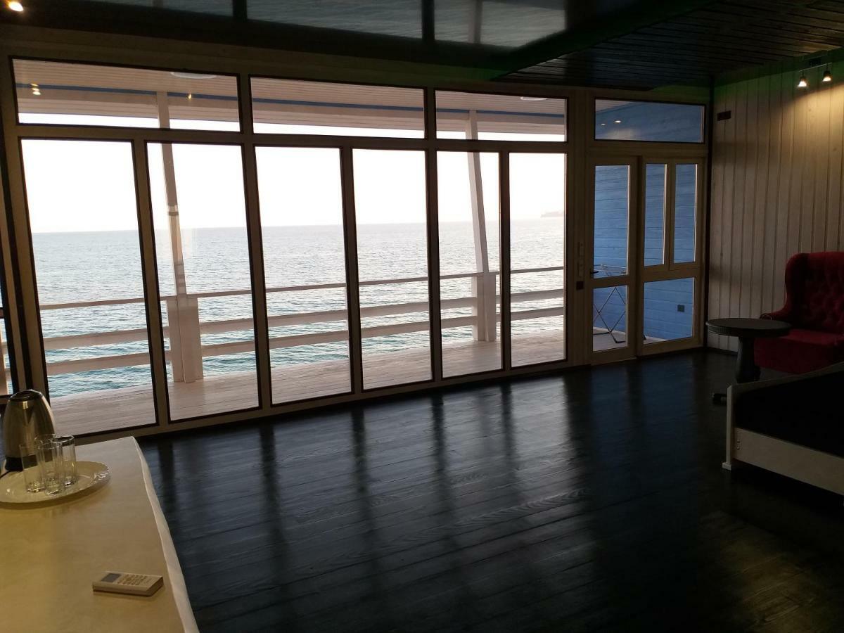 Captain Black Hotel Pitsunda Dış mekan fotoğraf